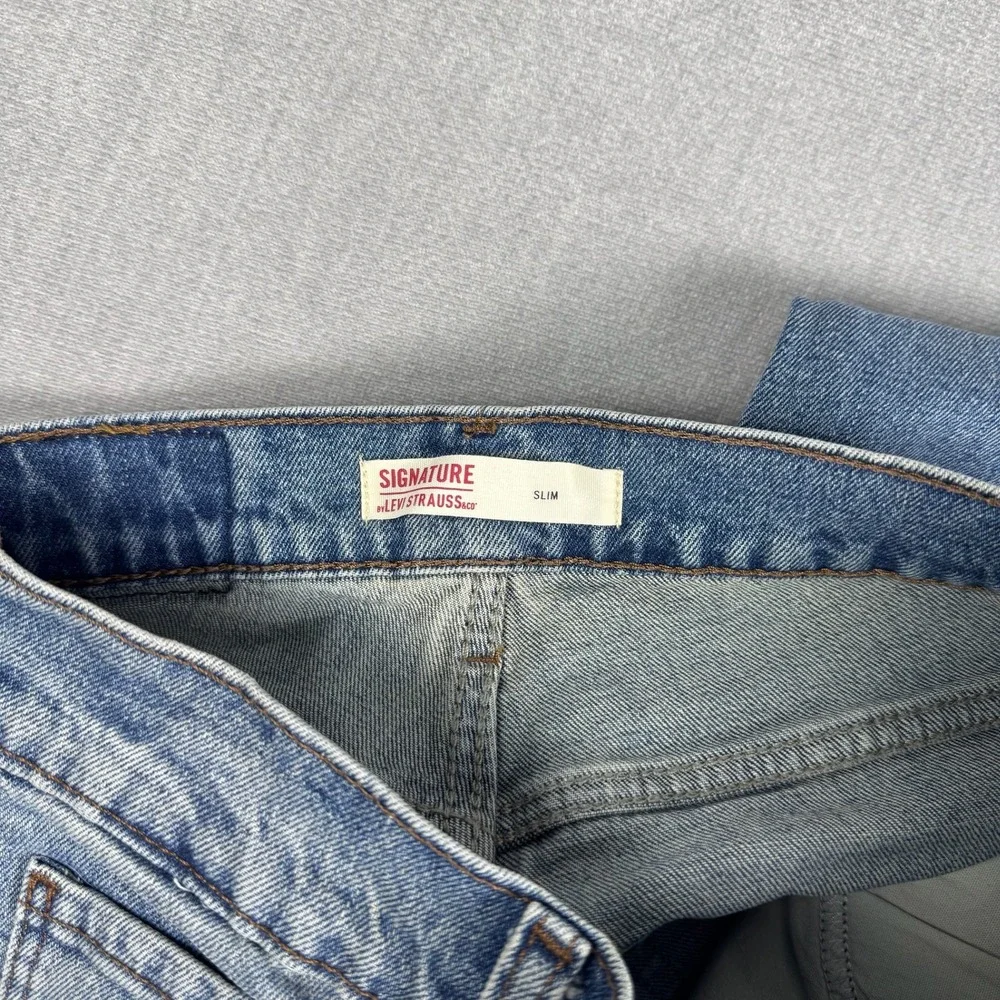 Signature Levi Strauss Slim Mid Rise Denim Jeans Mens 28x30 Blue Cotton Blend